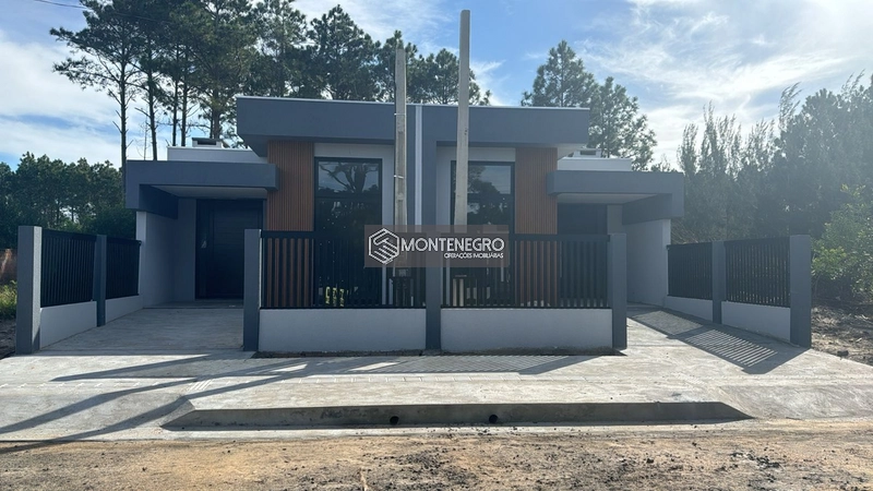 Casa Geminada no Bairro que Mais Valoriza em Capão Novo: 4ª foto da galeria de imagens do imóvel