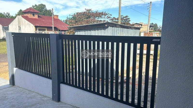 Casa Geminada no Bairro que Mais Valoriza em Capão Novo: 3ª foto da galeria de imagens do imóvel