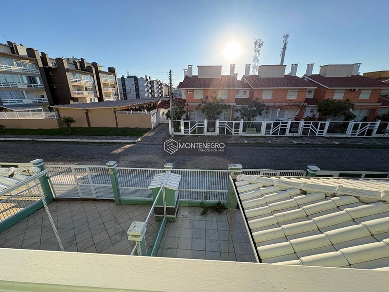 Excelente Sobrado em Ótima Localização em Capão Novo: 4ª foto da galeria de imagens do imóvel