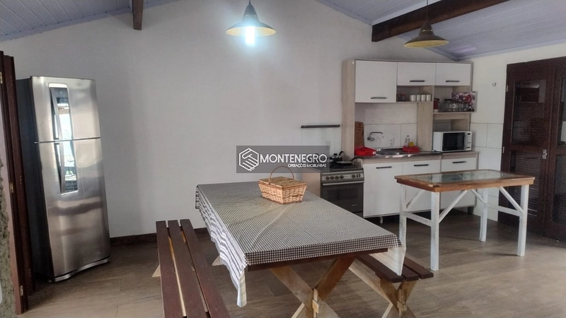 Casa 3 Dormitórios com Lareira em Capão Novo: 6ª foto da galeria de imagens do imóvel