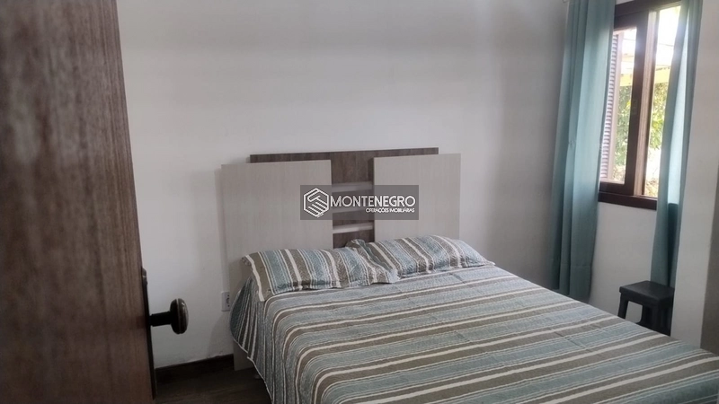 Casa 3 Dormitórios com Lareira em Capão Novo: 10ª foto da galeria de imagens do imóvel