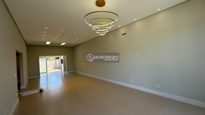 Casa Alto Padrão 3 Dormitórios em Capão Novo: 2ª foto da galeria de imagens do imóvel