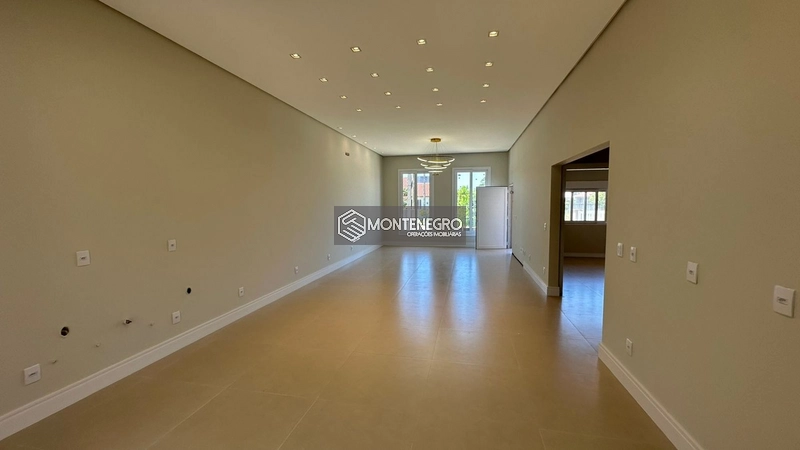 Casa Alto Padrão 3 Dormitórios em Capão Novo: 3ª foto da galeria de imagens do imóvel