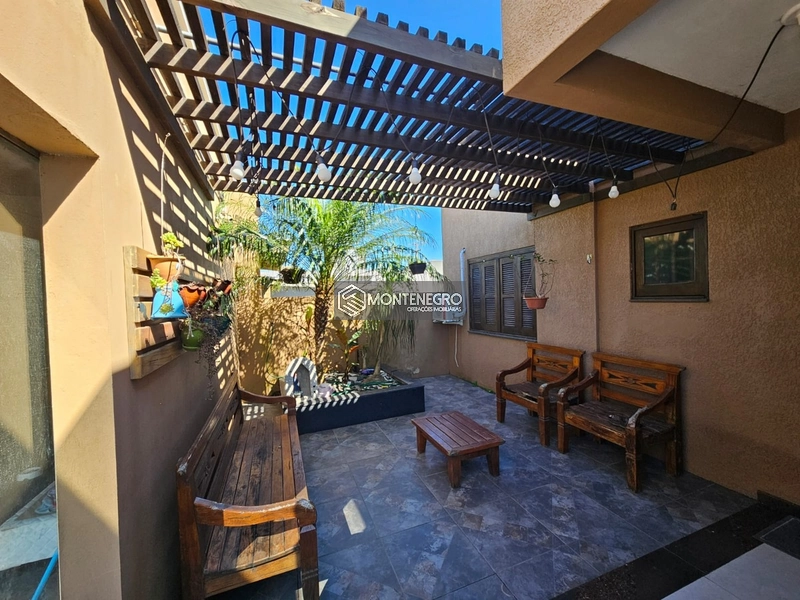 Casa 3 Dorm com Piscina e 2 Vagas em Capão Novo: 8ª foto da galeria de imagens do imóvel