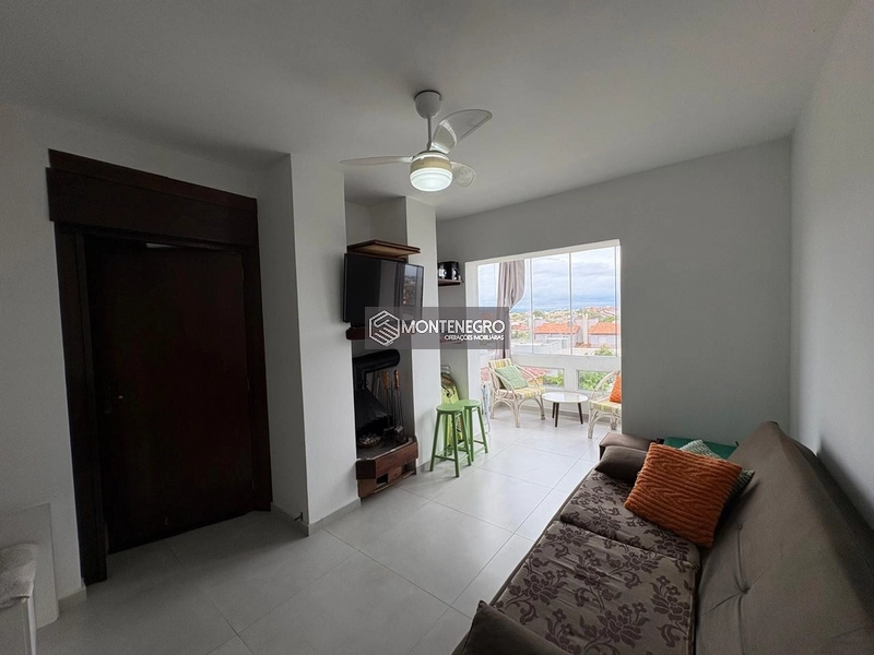 Apartamento com Lareira e Piscina em Capão Novo: 3ª foto da galeria de imagens do imóvel