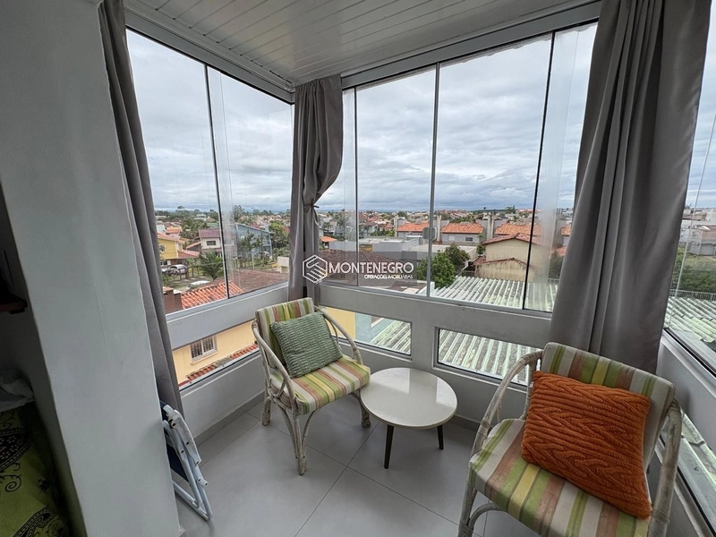 Apartamento com Lareira e Piscina em Capão Novo: 2ª foto da galeria de imagens do imóvel