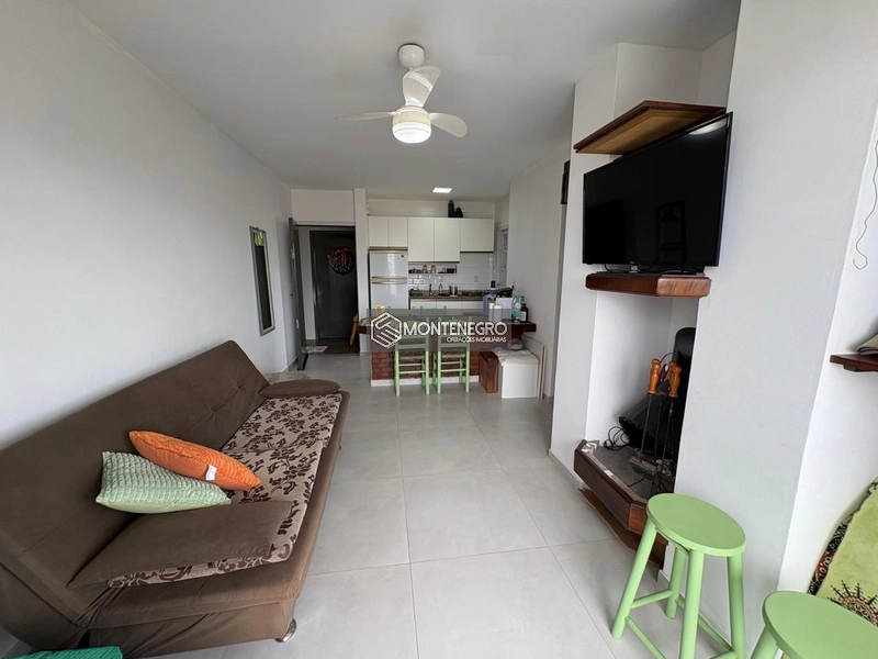 Apartamento com Lareira e Piscina em Capão Novo: 1ª foto da galeria de imagens do imóvel