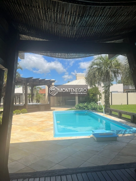 CASA  DIFERENCIADA NA PRAIA DE CAPÃO NOVO VILLAGE! Rua dos lírios 880: 10ª foto da galeria de imagens do imóvel