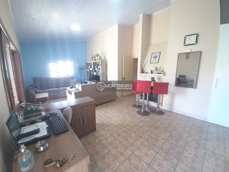Em ótima localização casa Rua Jasmim: 6ª foto da galeria de imagens do imóvel