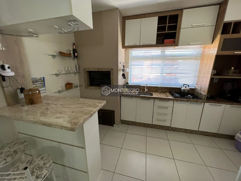 Apartamento em Capão Novo no centro: 2ª foto da galeria de imagens do imóvel