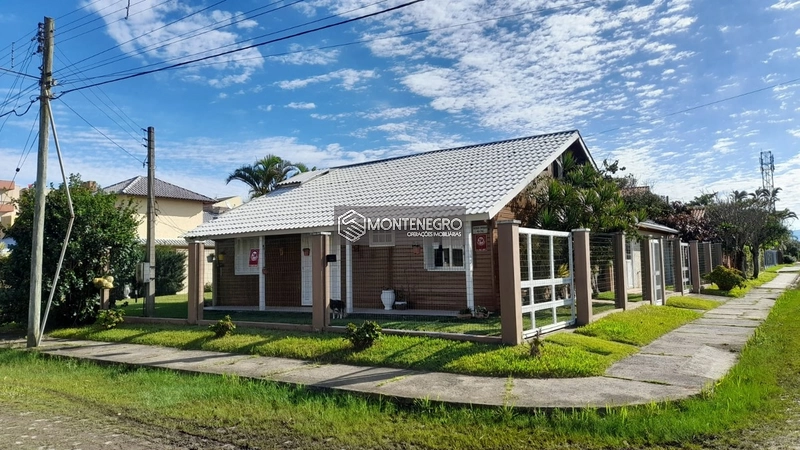 Casa 5 Dormitórios com Piscina Próxima ao Mar Capão Novo: 2ª foto da galeria de imagens do imóvel