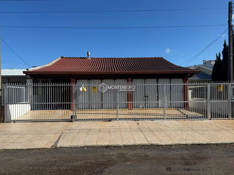 Casa Mobiliada 2 Dormitórios com Pátio Privativo em Capão Novo: 1ª foto da galeria de imagens do imóvel