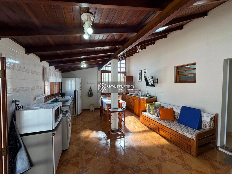 Casa Mobiliada 2 Dormitórios com Pátio Privativo em Capão Novo: 9ª foto da galeria de imagens do imóvel