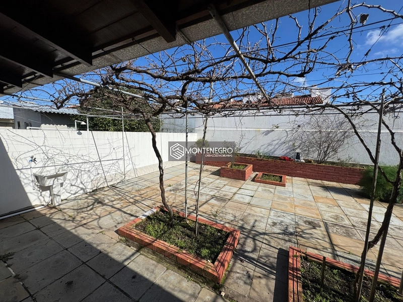 Casa Mobiliada 2 Dormitórios com Pátio Privativo em Capão Novo: 16ª foto da galeria de imagens do imóvel