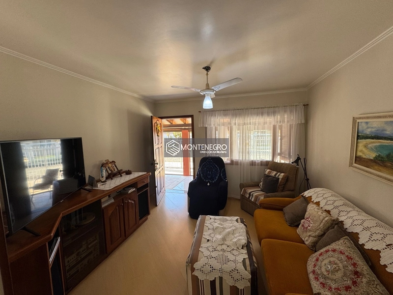 Casa Mobiliada 2 Dormitórios com Pátio Privativo em Capão Novo: 5ª foto da galeria de imagens do imóvel