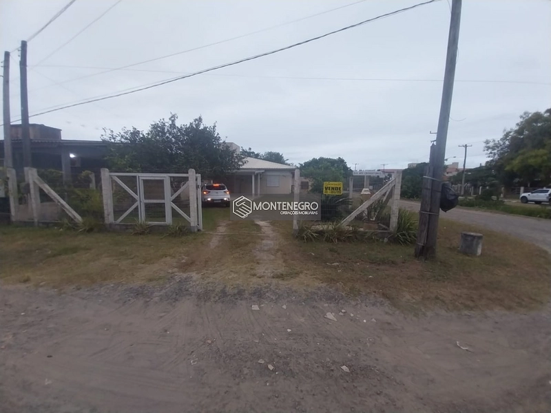 Casa 2 Dormitórios em Terreno de Esquina em Capão Novo: 13ª foto da galeria de imagens do imóvel