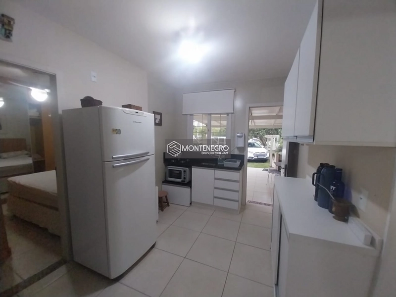 Casa 2 Dormitórios em Terreno de Esquina em Capão Novo: 5ª foto da galeria de imagens do imóvel