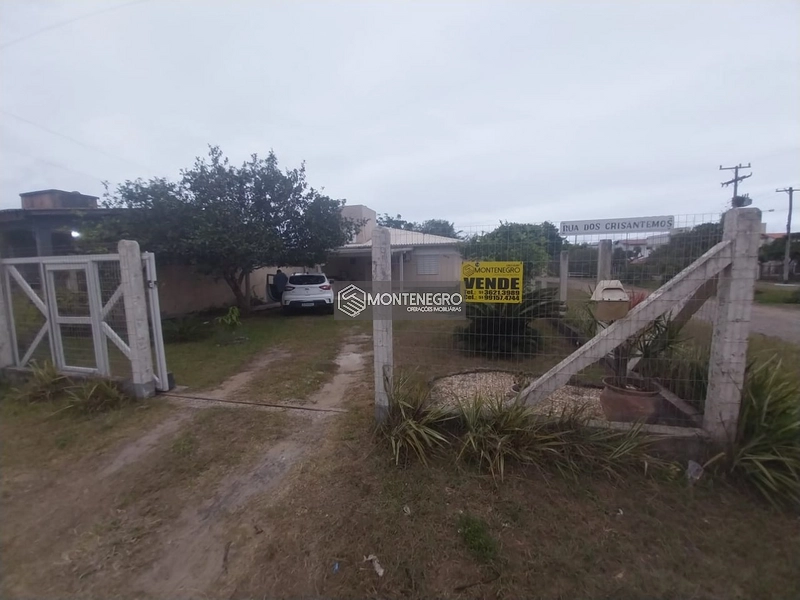 Casa 2 Dormitórios em Terreno de Esquina em Capão Novo: 12ª foto da galeria de imagens do imóvel