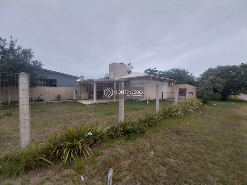 Casa 2 Dormitórios em Terreno de Esquina em Capão Novo: 11ª foto da galeria de imagens do imóvel