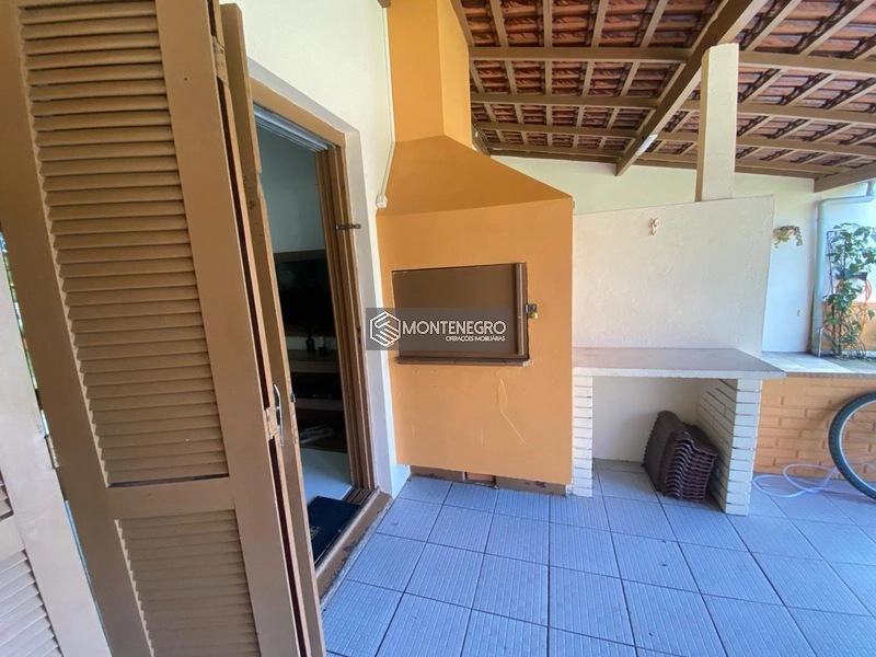 Sobrado Reformado e Mobiliado em Capão Novo: 5ª foto da galeria de imagens do imóvel
