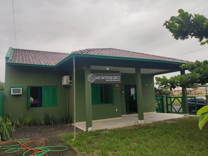 Casa com Suíte e 3 Dormitórios em Capão Novo Village: 1ª foto da galeria de imagens do imóvel