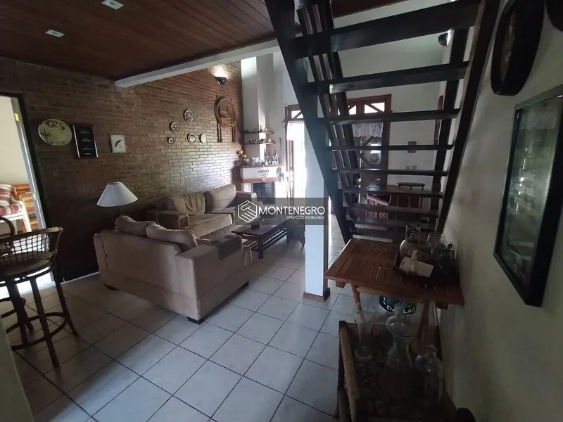 Casa na Rua das Orquídeas.: 4ª foto da galeria de imagens do imóvel