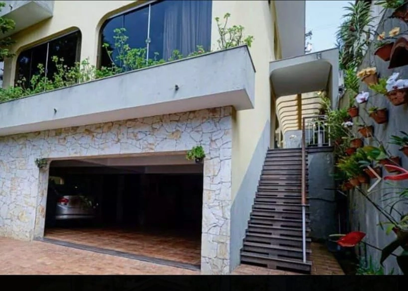 Sobrado amplo e imponente: 3ª foto da galeria de imagens do imóvel
