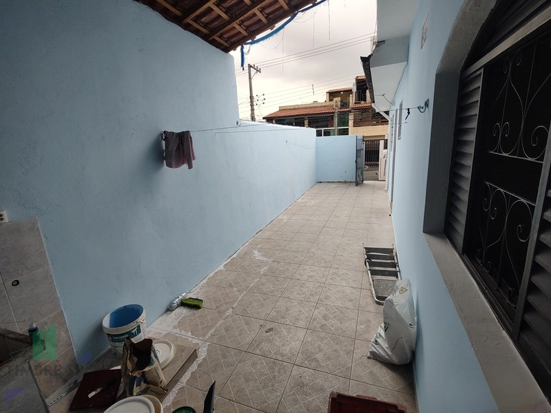 Casa térrea com 3 dormitórios e quintal: 2ª foto da galeria de imagens do imóvel