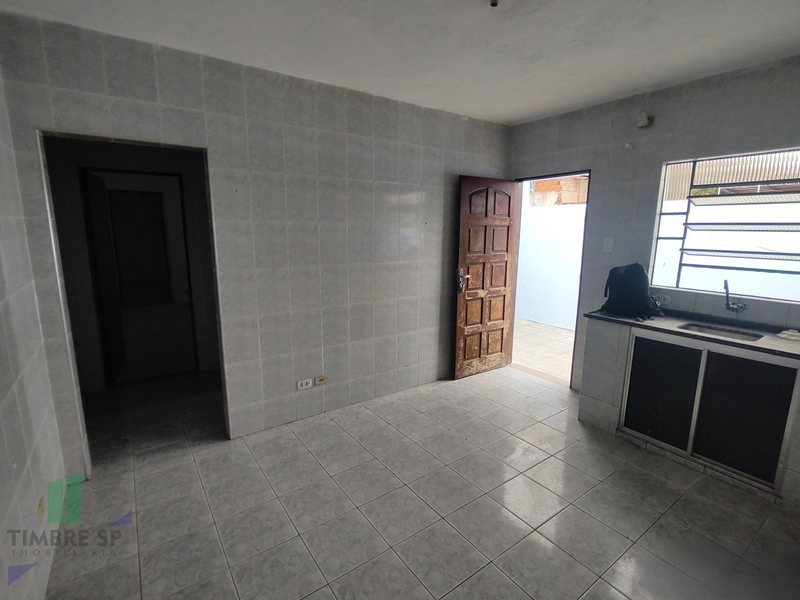 Casa térrea com 3 dormitórios e quintal: 10ª foto da galeria de imagens do imóvel