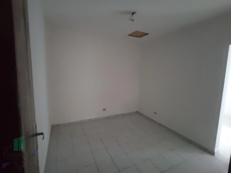 Casa térrea com 3 dormitórios e quintal: 6ª foto da galeria de imagens do imóvel