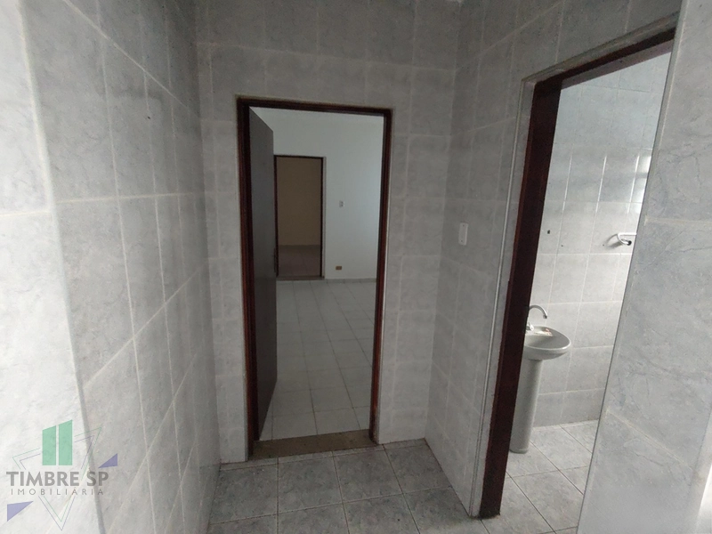 Casa térrea com 3 dormitórios e quintal: 8ª foto da galeria de imagens do imóvel