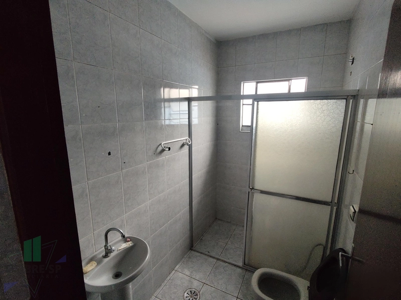 Casa térrea com 3 dormitórios e quintal: 11ª foto da galeria de imagens do imóvel