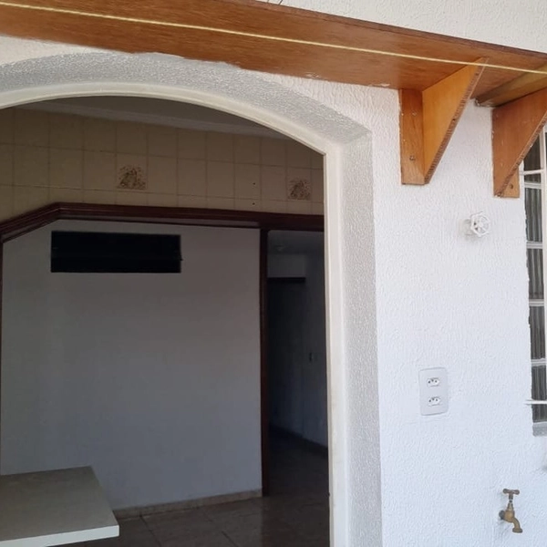 Casa no subsolo com 3 dormitórios: 3ª foto da galeria de imagens do imóvel