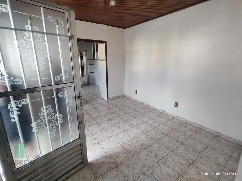 Casa Ampla com 3 Dormitórios e Salão: 5ª foto da galeria de imagens do imóvel