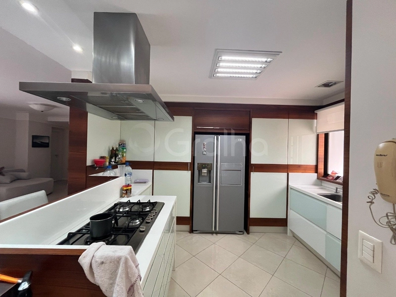 Apartamento de 278 m² com 2 suítes no Centro: 14ª foto da galeria de imagens do imóvel