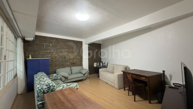 Casa de 224m² com 6 dormitórios na Agronômica: 9ª foto da galeria de imagens do imóvel