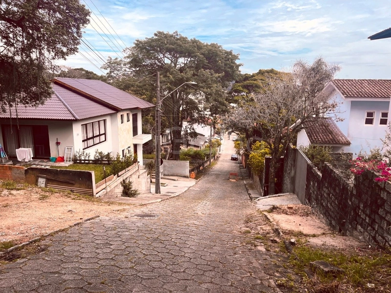 Terreno de 380m² no Pantanal: 3ª foto da galeria de imagens do imóvel