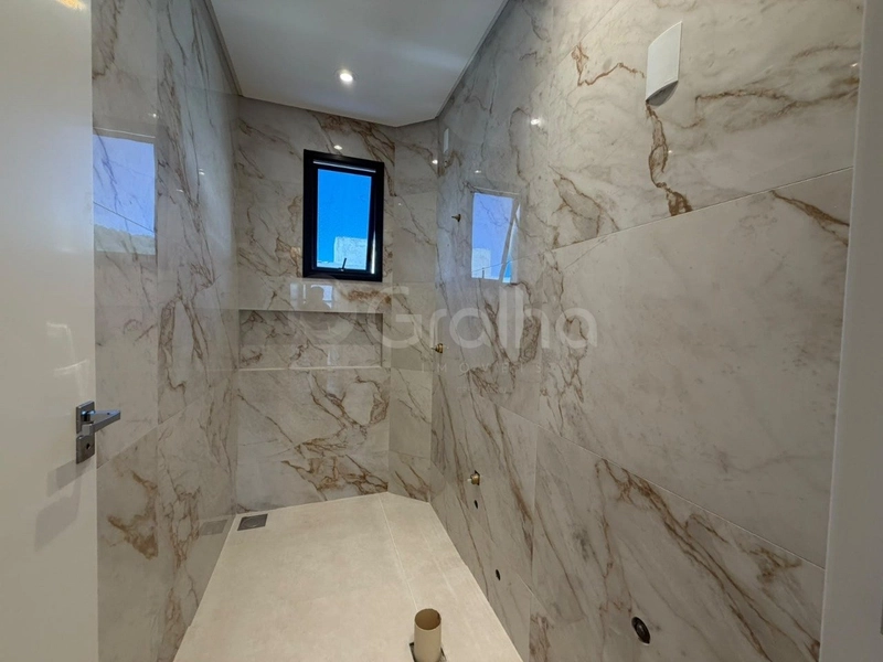 Casa Residencial de 192 m² com 3 quartos sendo 1 suíte em Canasvieiras: 20ª foto da galeria de imagens do imóvel