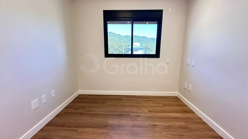Casa Residencial de 192 m² com 3 quartos sendo 1 suíte em Canasvieiras: 23ª foto da galeria de imagens do imóvel