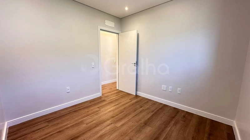 Casa Residencial de 192 m² com 3 quartos sendo 1 suíte em Canasvieiras: 21ª foto da galeria de imagens do imóvel