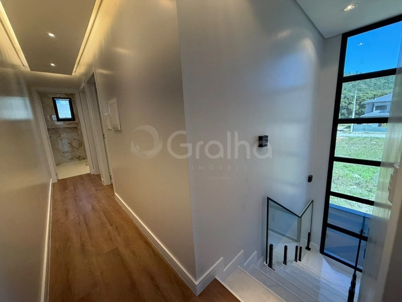 Casa Residencial de 192 m² com 3 quartos sendo 1 suíte em Canasvieiras: 10ª foto da galeria de imagens do imóvel