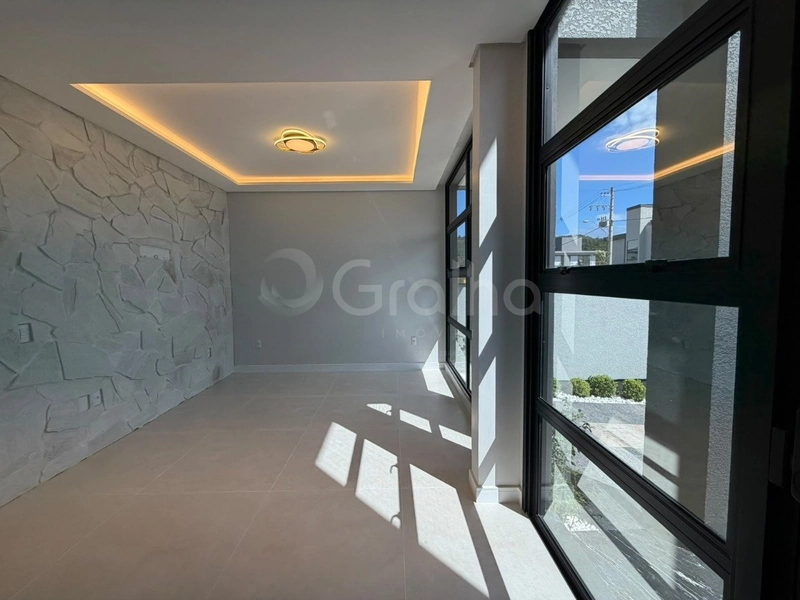 Casa Residencial de 192 m² com 3 quartos sendo 1 suíte em Canasvieiras: 4ª foto da galeria de imagens do imóvel