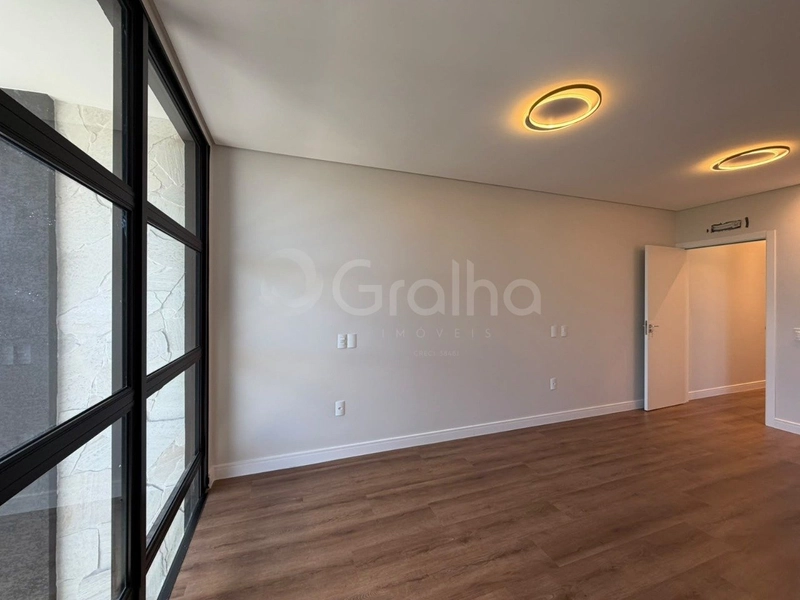 Casa Residencial de 192 m² com 3 quartos sendo 1 suíte em Canasvieiras: 14ª foto da galeria de imagens do imóvel