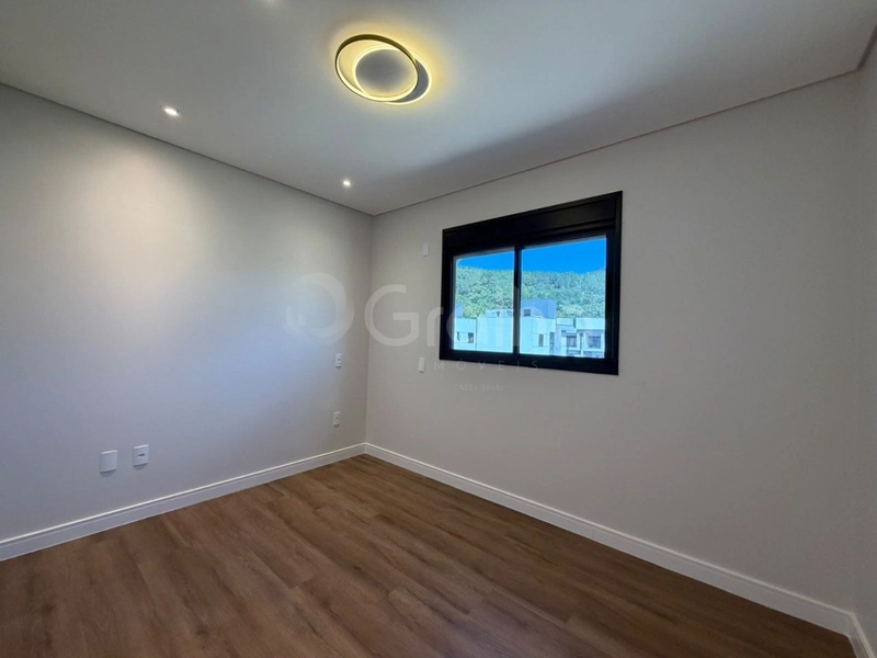 Casa Residencial de 192 m² com 3 quartos sendo 1 suíte em Canasvieiras: 18ª foto da galeria de imagens do imóvel