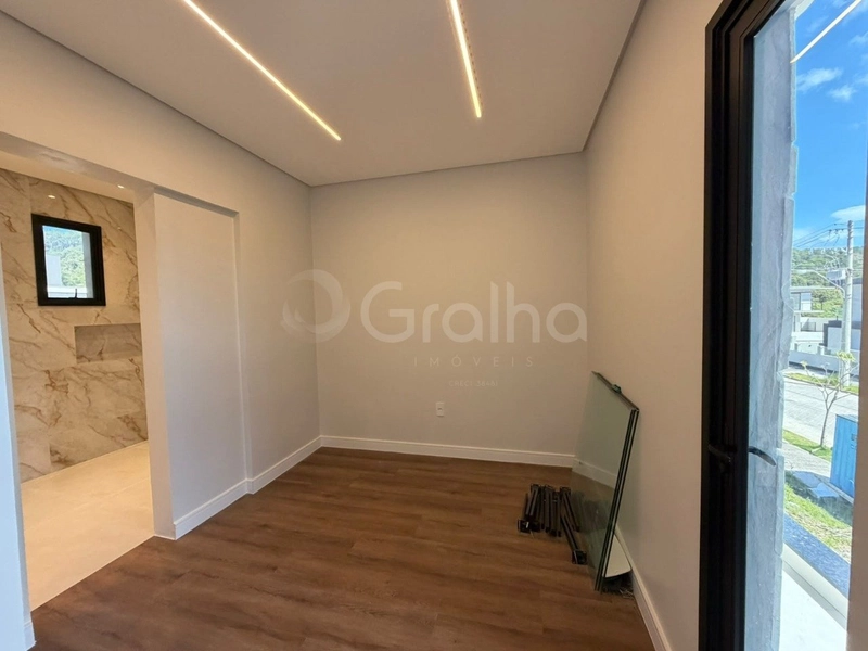 Casa Residencial de 192 m² com 3 quartos sendo 1 suíte em Canasvieiras: 15ª foto da galeria de imagens do imóvel