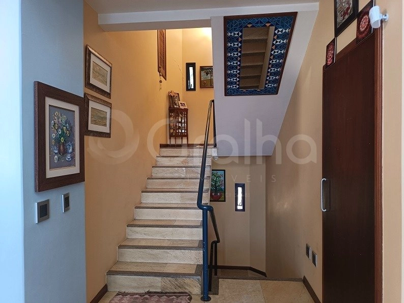 Casa Residencial de 321m² com 4 quartos no Centro: 12ª foto da galeria de imagens do imóvel