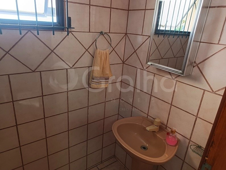 Casa Residencial de 321m² com 4 quartos no Centro: 18ª foto da galeria de imagens do imóvel