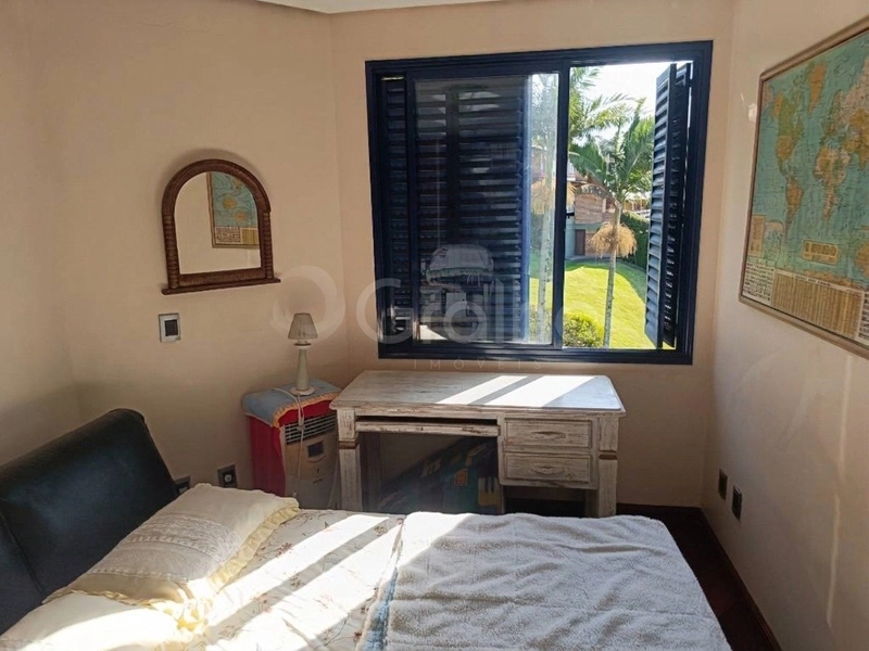 Casa Residencial de 321m² com 4 quartos no Centro: 21ª foto da galeria de imagens do imóvel