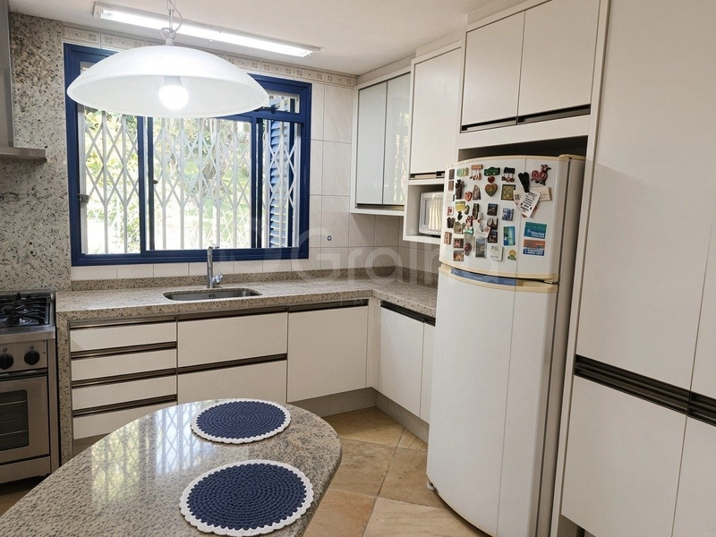 Casa Residencial de 321m² com 4 quartos no Centro: 7ª foto da galeria de imagens do imóvel