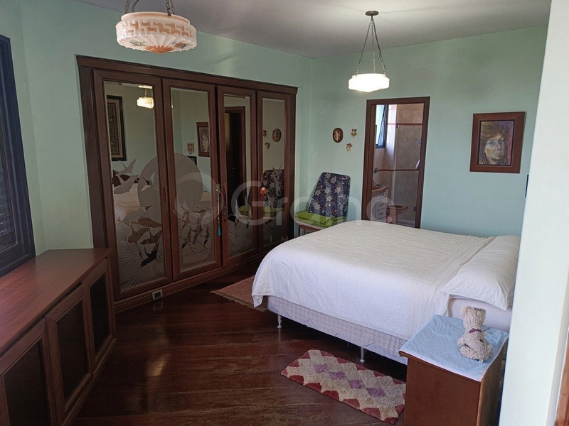 Casa Residencial de 321m² com 4 quartos no Centro: 26ª foto da galeria de imagens do imóvel